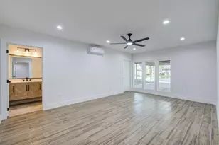 1939 Woodvine Dr, Houston, TX 77055 - Photo 12