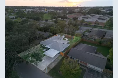 1939 Woodvine Drive, Houston, TX 77055 - Photo 38