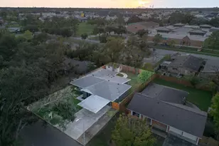 1939 Woodvine Dr, Houston, TX 77055 - Photo 38