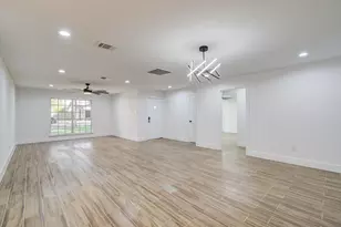 1939 Woodvine Dr, Houston, TX 77055 - Photo 10