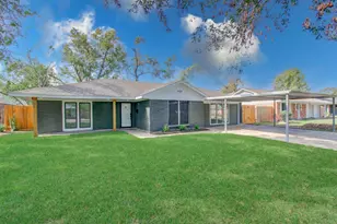 1939 Woodvine Dr, Houston, TX 77055 - Photo 1