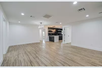 1939 Woodvine Drive, Houston, TX 77055 - Photo 8