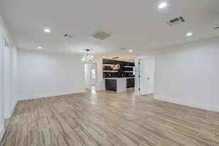 1939 Woodvine Dr, Houston, TX 77055 - Photo 8