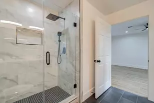 1939 Woodvine Dr, Houston, TX 77055 - Photo 28