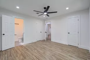 1939 Woodvine Dr, Houston, TX 77055 - Photo 18