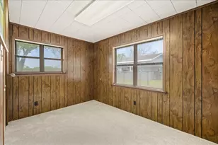 130 Elm St, Flatonia, TX 78941 - Photo 8
