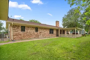 130 Elm St, Flatonia, TX 78941 - Photo 18