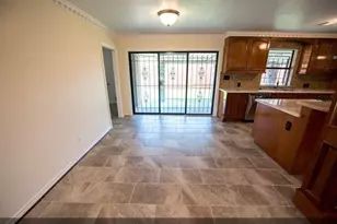 8419 Dover St, Houston, TX 77061 - Photo 10