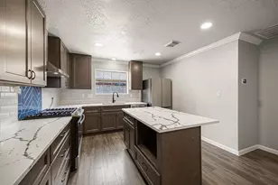 10214 Hedge Way Dr, Houston, TX 77065 - Photo 14