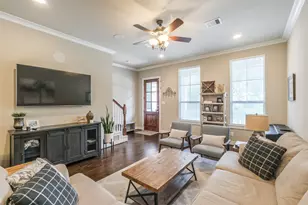 1176 Nelson Falls Ln, Houston, TX 77008 - Photo 6