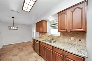 1110 E Brown Ln, Deer Park, TX 77536 - Photo 20