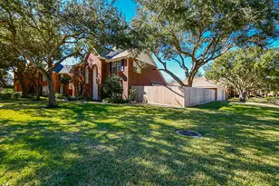 1502 Emerald Springs Ct, Houston, TX 77094 - Photo 2