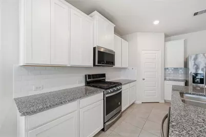 2703 Fairfield Landing Lane, Pearland, TX 77089 - Photo 12