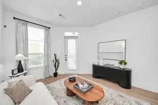 15635 Memorial Dr, Houston, TX 77079 - Photo 24