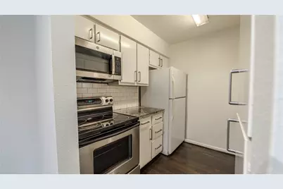 7575 Katy Freeway #103, Houston, TX 77024 - Photo 6