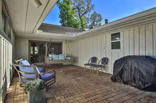 827 St George Ln, Houston, TX 77079 - Photo 44