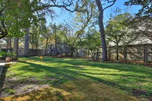 827 St George Ln, Houston, TX 77079 - Photo 46