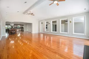 33 Maple Ln, Galveston, TX 77551 - Photo 8