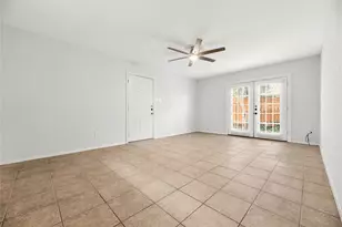 4637 Wild Indigo St, Houston, TX 77027 - Photo 8