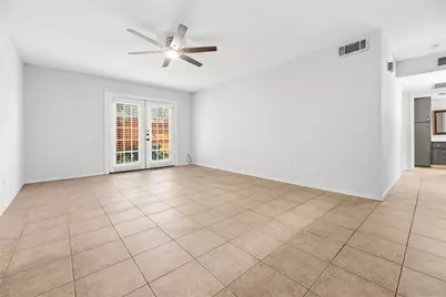 4637 Wild Indigo Street #421, Houston, TX 77027 - Photo 4