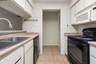 4637 Wild Indigo St, Houston, TX 77027 - Photo 10