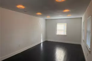 2281 Des Jardines St, Houston, TX 77023 - Photo 32