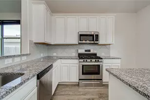 304 Morning Dove Trl, Sealy, TX 77474 - Photo 2