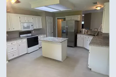 111 Jamestown Avenue, Clute, TX 77531 - Photo 20
