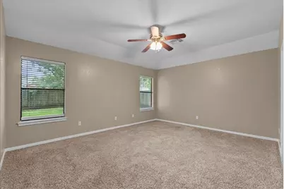 111 Jamestown Avenue, Clute, TX 77531 - Photo 22