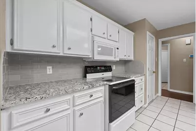 111 Jamestown Avenue, Clute, TX 77531 - Photo 16