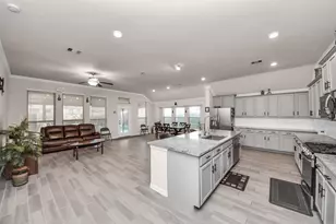 28634 Monarch Cliffs Dr, Fulshear, TX 77441 - Photo 18