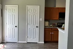 1608 Claremont Garden Cir, Houston, TX 77047 - Photo 6