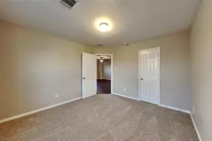 1608 Claremont Garden Cir, Houston, TX 77047 - Photo 8