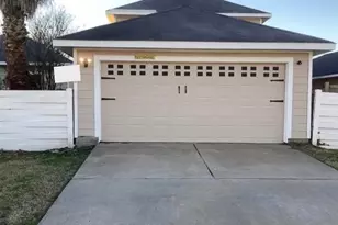 1608 Claremont Garden Cir, Houston, TX 77047 - Photo 2
