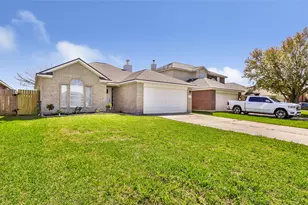 14930 Lanai Dr, Baytown, TX 77523 - Photo 2