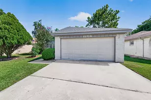 11719 Acadian Dr, Houston, TX 77099 - Photo 2