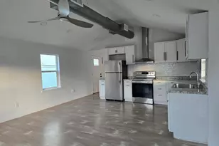 6923 Ave P Ave, Galveston, TX 77551 - Photo 4