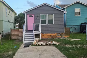 6923 Ave P Ave, Galveston, TX 77551 - Photo 2