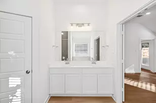 957 Garden Path Dr, Willis, TX 77378 - Photo 12