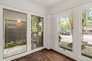 1210 Hawthorne St, Houston, TX 77006 - Photo 6