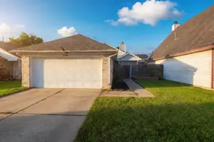 11607 Eaglewood Dr, Houston, TX 77089 - Photo 1