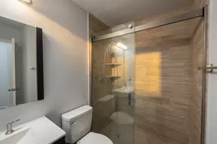 11607 Eaglewood Dr, Houston, TX 77089 - Photo 10