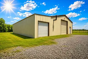 18318 Brumbelow Rd, Needville, TX 77461 - Photo 4