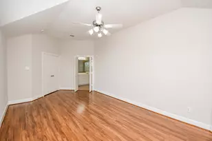 3626 Main Plaza Dr, Houston, TX 77025 - Photo 8