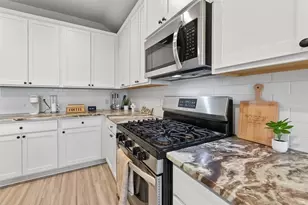 689 Red Elm Ln, Conroe, TX 77304 - Photo 10