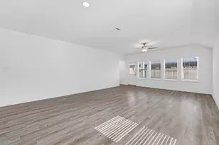 2111 Spring Hollow Dr, Baytown, TX 77521 - Photo 6