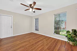 813 Lakeview Dr, Sugar Land, TX 77498 - Photo 12