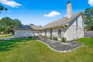 813 Lakeview Dr, Sugar Land, TX 77498 - Photo 4