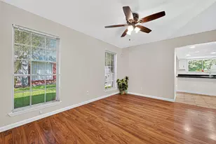 813 Lakeview Dr, Sugar Land, TX 77498 - Photo 10