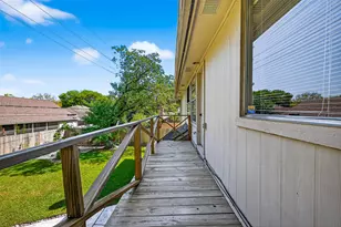 813 Lakeview Dr, Sugar Land, TX 77498 - Photo 42